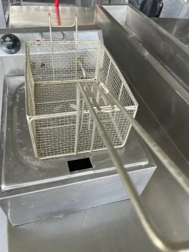 Fritadeira Elétrica Industrial Compacta - Aço Inox - Com Cesta