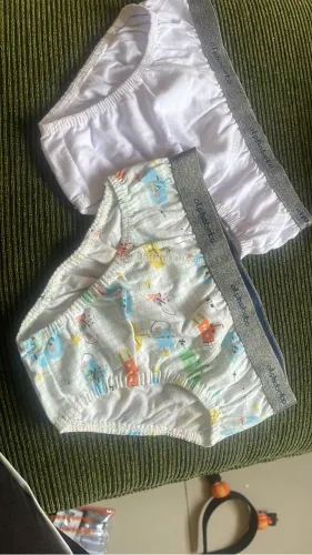 Kit Cuecas slip da marca ALPHABETO. 