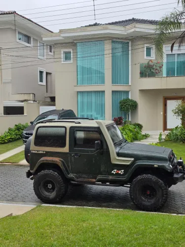 Troller T-4 4X4 3.0 TB Int. Cap. Rígida Diesel 2012