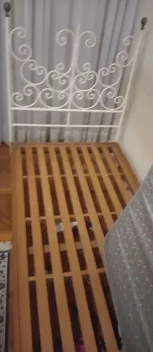 Cama de solteiro (madeira de lei + encosto vintange de ferro pintado) top