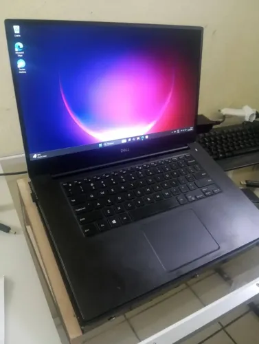 Notebook dell precision 5530 placa mãe nova,bateria nova, fonte nova tenho .