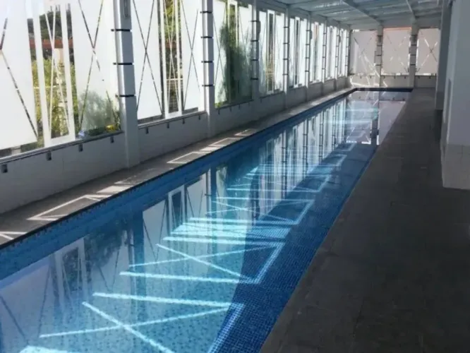 Vende-se apartamento de 113m2, com 3 dormitórios, varanda gourmet, todo reformado e ótima 