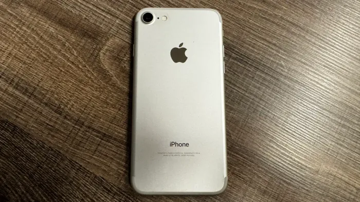 iPhone 7 Silver 32GB impecável