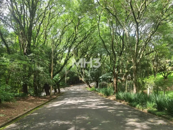 Vende-se terreno cerca de 1.700m², c vista, aclive em Joaquim Egídio no Cond. Morada das N
