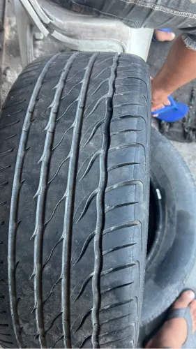 Aro 20 5 furos  2 pneus meia vida  2 menos de meia vida  Top de verdade