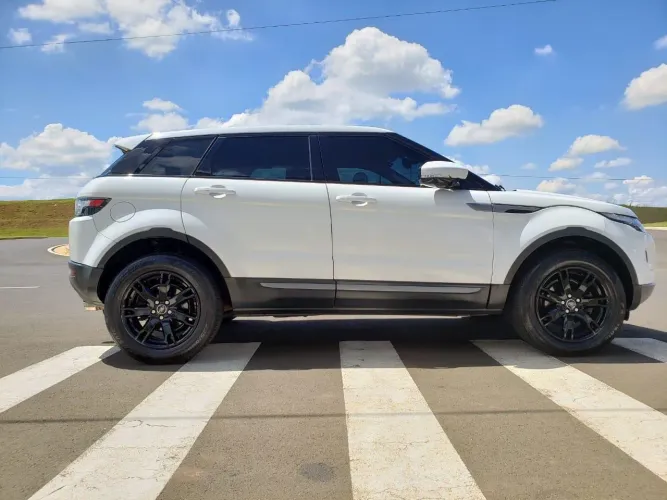 Land Rover Range Rover Evoque Pure 2.0 Aut. 5P 2013