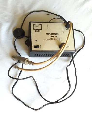 Amplificador de sinal VHF marca Thevear. Muito pouco usado.