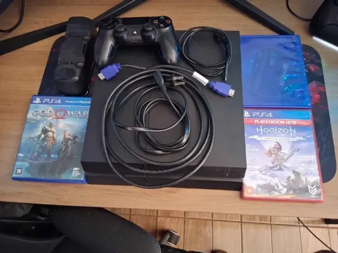 Playstation 4 - Usado em boas condições