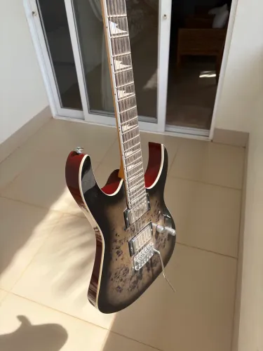 Guitarra ibanez + amplificador