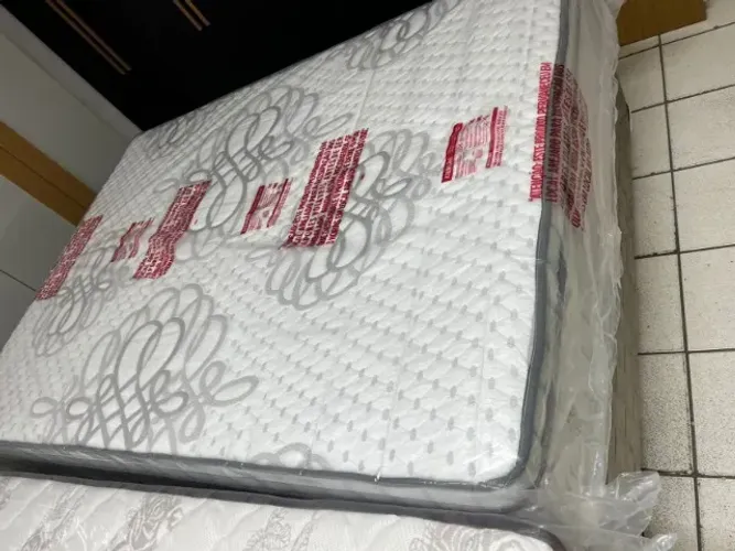 Cama de Molas ensacadas Casal Ortobom 2 travesseiros de brinde disponivel 