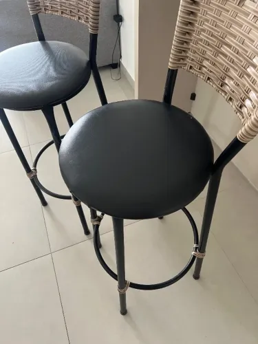 2 banquetas novas