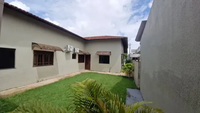 Casa no Condomínio Greenville II - 04 Suítes.
