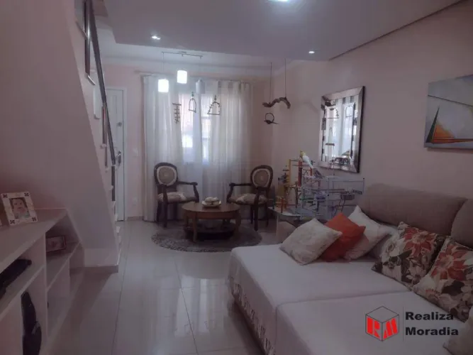 Condomínio fechado Vila de Espanha - Casa com 2 quartos e 2 vagas - Jardim Guerreiro