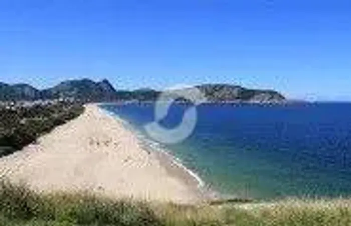 Camboinhas! Linda casa com piscina, próximo a Praia!