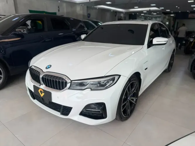 BMW 330E M Sport 2.0 Turbo Híbrido AU 2022