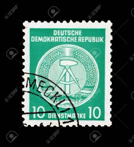 Selo da República Democrática Alemã 10 Dienstmarke 1952