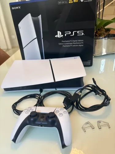 Ps5 slim, 825gb. 1 mês de uso