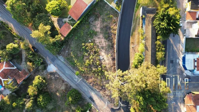 Terreno à venda, 1680 m² por R$ 1.800.000,00 - Chácaras São José - São José dos Campos/SP