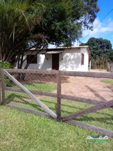 Velleda oferece lindíssimo sítio em Águas Claras a somente 800 metros do asfalto, confira