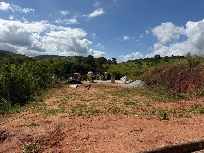Vende - se um terreno 10x30( 300mt quadrado) loteamento Mont serrat - vila Barreiro