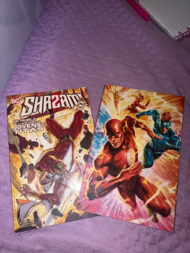 Livros em quadrinhos Shazam e flash