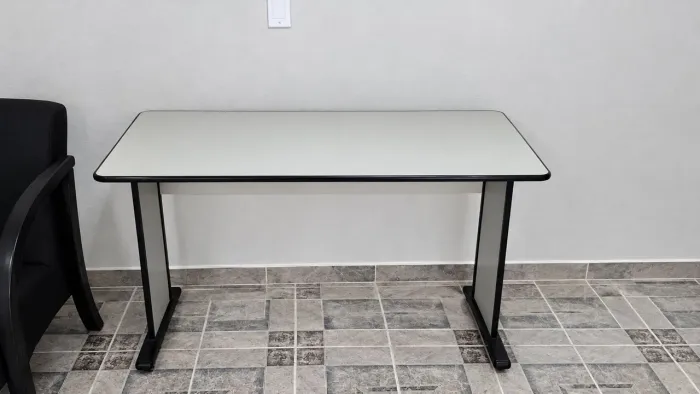 ?VENDE-SE  MESA PARA ESCRITÓRIO