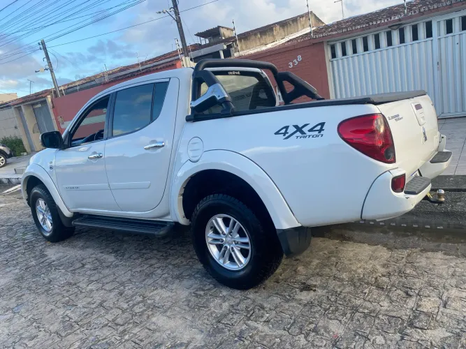 Mitsubishi L200 Triton HPE 3.2 CD TB Int.diesel AUT 2015
