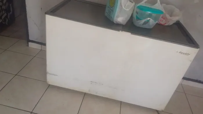 Freezer Vertical 2 portas de vidro Usado