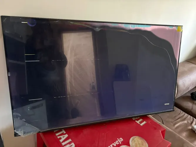 Vende-se tv Toshiba 50 polegadas com defeito na tela 