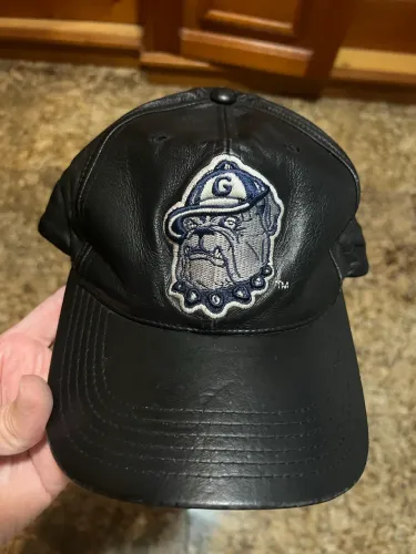 Boné vintage couro Georgetown Hoyas