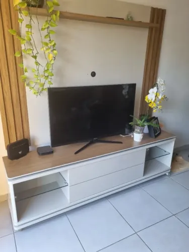 Rack e painel de TV