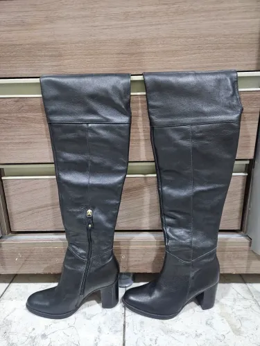 Vendo Bota em Couro Corello