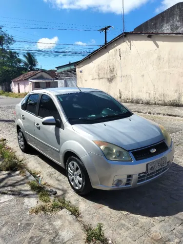 Ford Fiesta Sedan 1.0 8V Flex 4P 2009