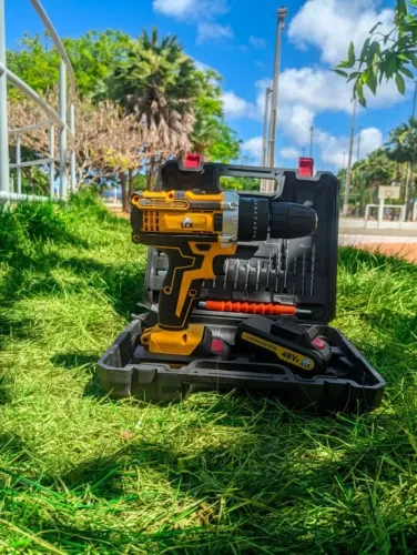 Parafusadeira 48V Com Duas Baterias