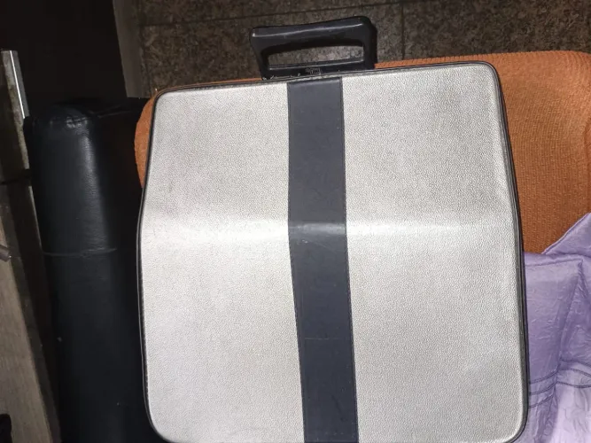 Máquina de Escrever Olivetti Lettera35