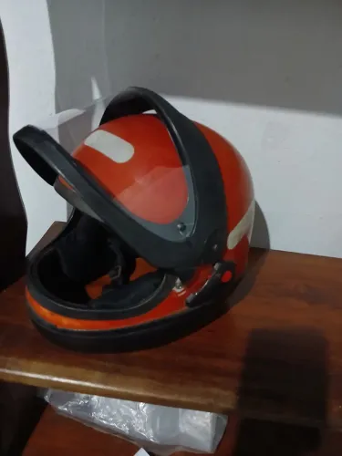 Vendo esse capacete