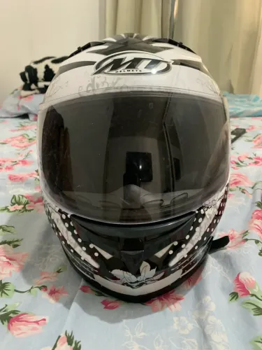 Capacete em excelente estado