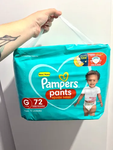 Fralda Pampers ajuste total G 72 unidades