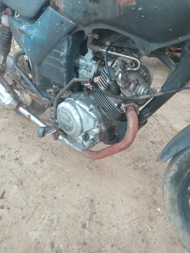 Vende-se uma moto YBR 125