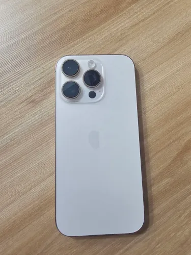 IPhone 16 pro 128 GB 1ano de uso todo original nunca aberto bateria 92%