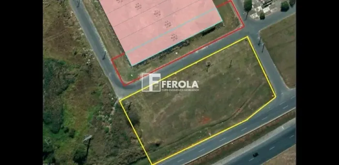LOTE DE 700M2 (10 FRENTE X 70 DE COMPRIMENTO) ESCRITURADO