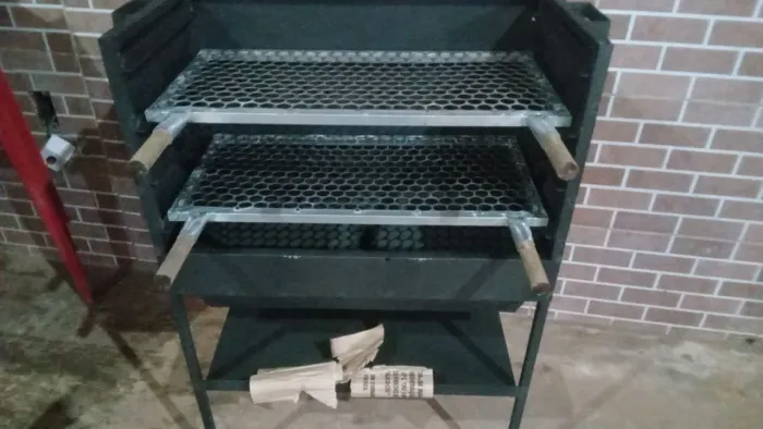 Churrasqueira para espetinho