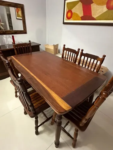 mesa e buffet de madeira maciça