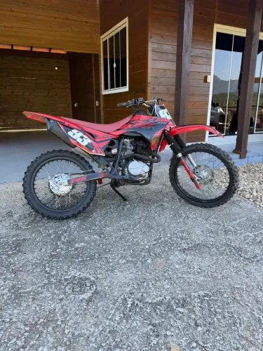 Vendo moto de trilha