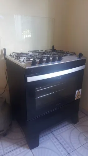 Fogão semi novo 5 bocas e botija de 8 kilos