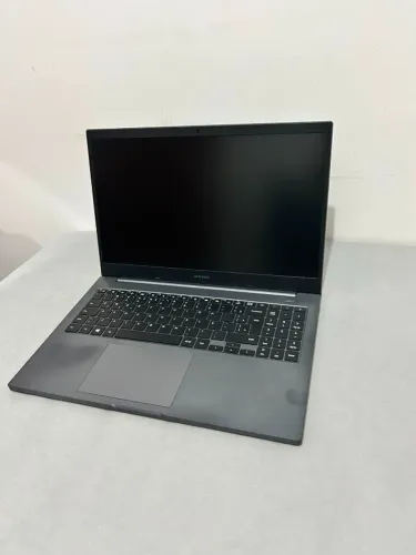 Samsung Book NP550XDA-KT1BR | i3 11ª Geração | 12GB RAM | SSD 238GB | Full HD