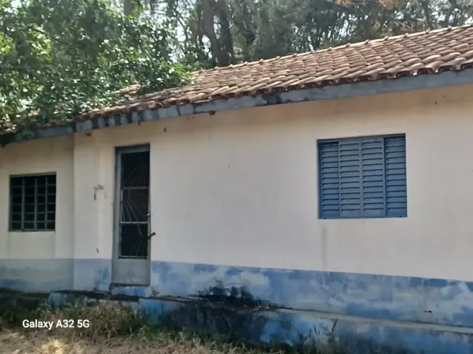 Imóvel para venda tem 894000 metros quadrados com 2 quartos