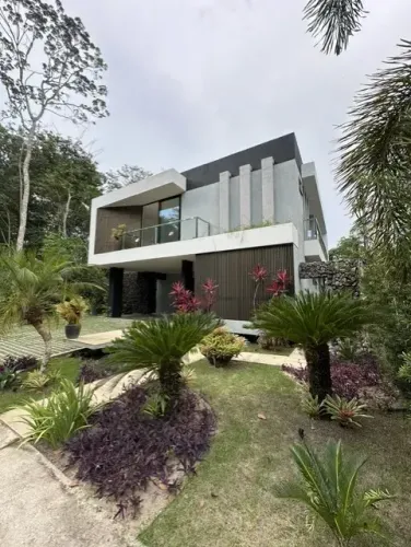 Ponta Negra - Alphaville 2 com 5 suítes e 456m² de área construída, casa nova