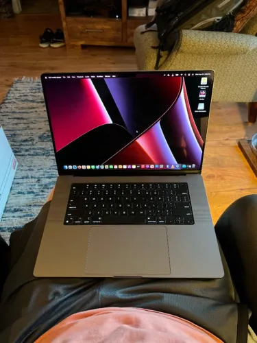 MacBook Pro 16" M3 Pro - 18GB RAM | 512GB SSD