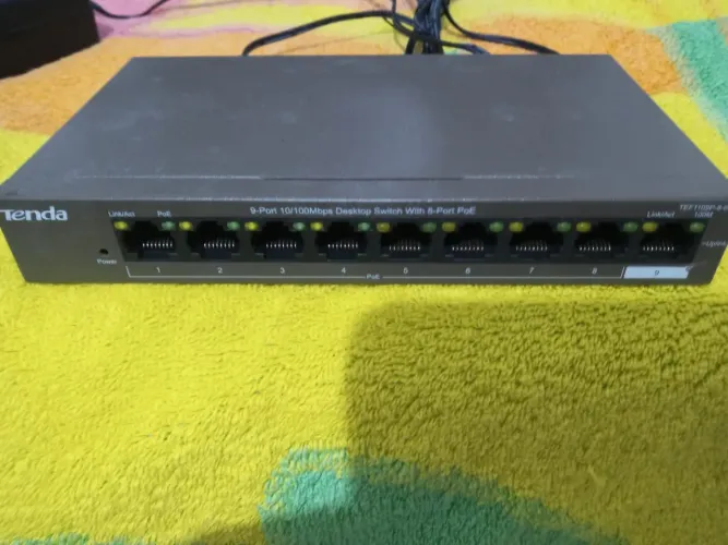 Vendo switche Tenda de 9 portas 10/100 Mbps co 8 portas PoF ideal para conectar câmeras.